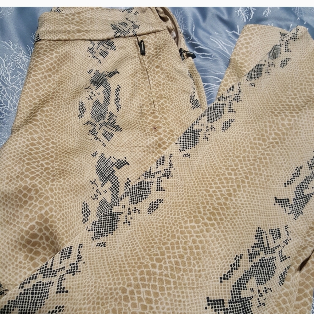SIDE ZIPPER BROKEN
